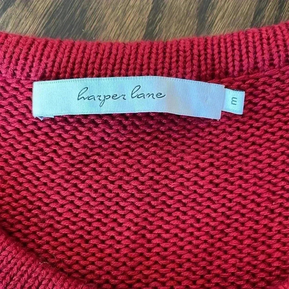HARPER LANE Red Peekaboo Sleeve Crewneck Pullover Sweater Medium - Picture 4 of 5